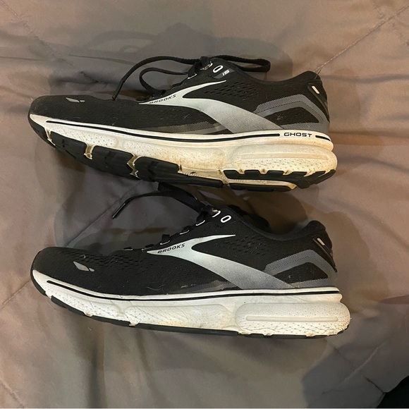 Used Brooks - Picture 3 of 5